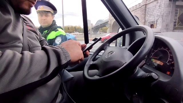 Яндекс грузовой +2 грузчика. Кормим ворону. смотреть онлайн