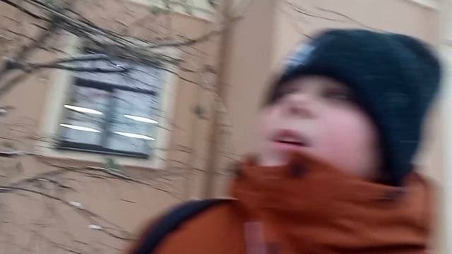 я купил эту школу и магазин, чтобы сделать их бесплатными!