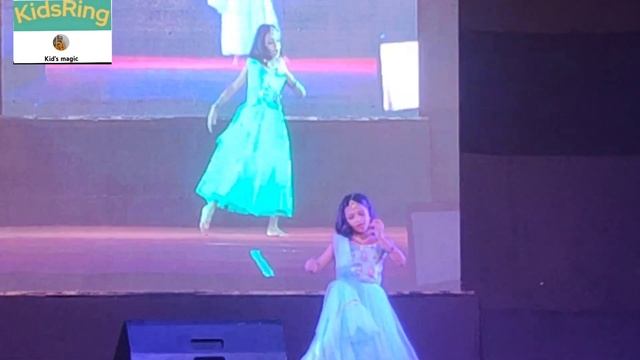 Ultimate dance on Main Indian ki hu madona and Sajna ye chudi kangna #dance смотреть онлайн