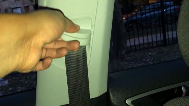 VOLKSWAGEN GOLF SEATBELT ADJUST - HOW TO смотреть онлайн
