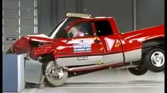 7. Bad Crash Test 6: Crash Test 2001 Dodge Ram 1500 IIHS (Impolite).wmv смотреть онлайн