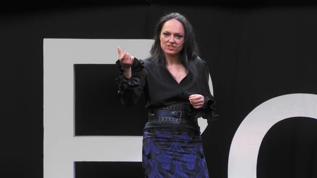 One simple trick to reclaim your power | Kasia Urbaniak | TEDxRosario смотреть онлайн