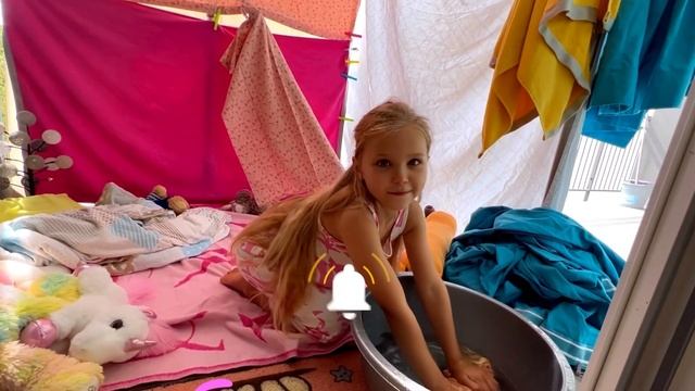 24 ЧАСА в ДОМИКЕ из ПОКРЫВАЛ смотреть онлайн