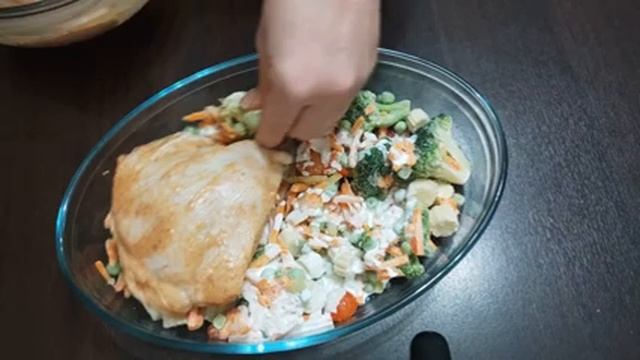 Куриные окорочка с Итальянской смесью овощей Под сырной хрустящей корочкой смотреть онлайн