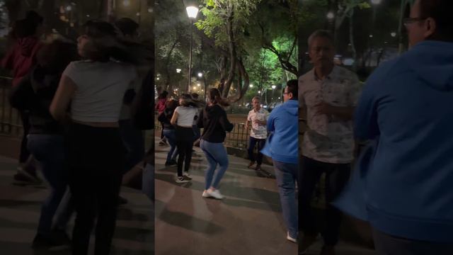 Dancing in Alameda de Santa María Park (clip 3), Mexico City смотреть онлайн