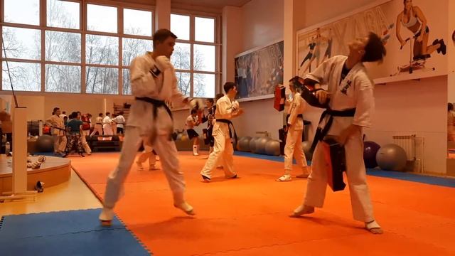 Тренировка старшей группы. Верхняя Хава смотреть онлайн