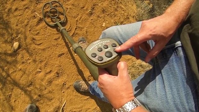 Garrett ATX Metal Detector initial Set Up & Instruction for Beginners смотреть онлайн