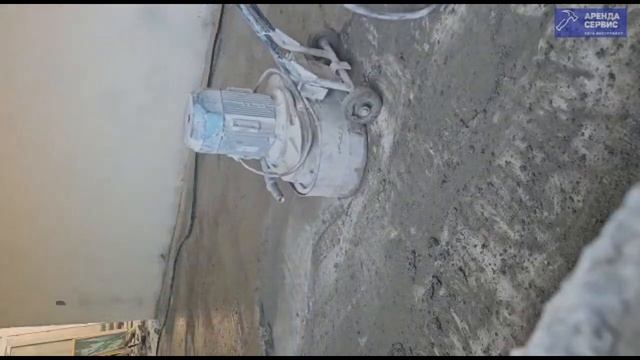 Как исправить криво залитую стяжку. Мозаично- шлифовальная машина СО 307 в работе. Работа с падами смотреть онлайн