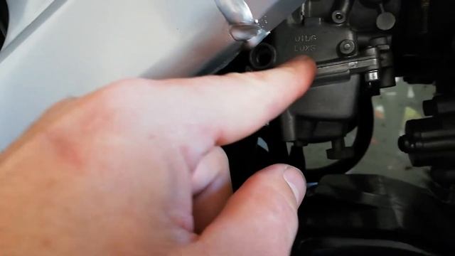 Suzuki GS 500u. Вытекает бензин из нижнего шланга когда оставляю его на ночь в гороже смотреть онлайн