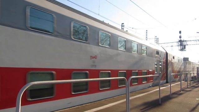 Электровоз ЭП2К-271 с поездом№023А Санкт Петербург-Москва платформа Останкино 18.10.2018 смотреть онлайн