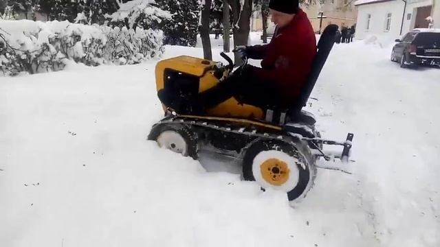 гусениці на автомобільній гумі смотреть онлайн