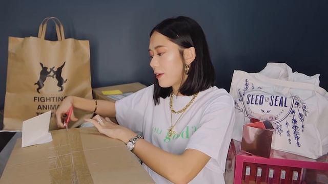 April Unboxing (Swimsuits, Decor, Makeup And More) | Camille Co смотреть онлайн