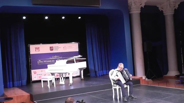 «Карело-финская полька» обр. Б.Тихонова Исполняет Смирнов Михаил смотреть онлайн