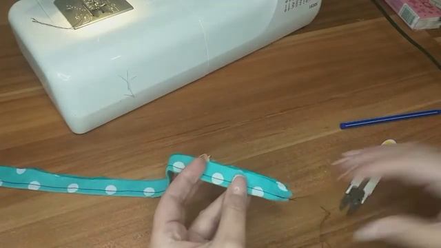 Как легко и быстро вывернуть очень тонкую бретель шириной 4мм?? Hand made! смотреть онлайн