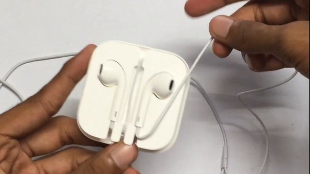 How to Put Apple EarPods Back in The Case | 4K Tutorial | Quick and Easy смотреть онлайн