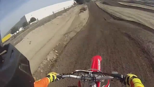 Milestone Vet Track 06 CRF250R смотреть онлайн