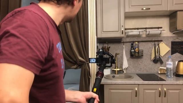 Демонстрация работы электронного стабилизатора Manfrotto MVG460 смотреть онлайн