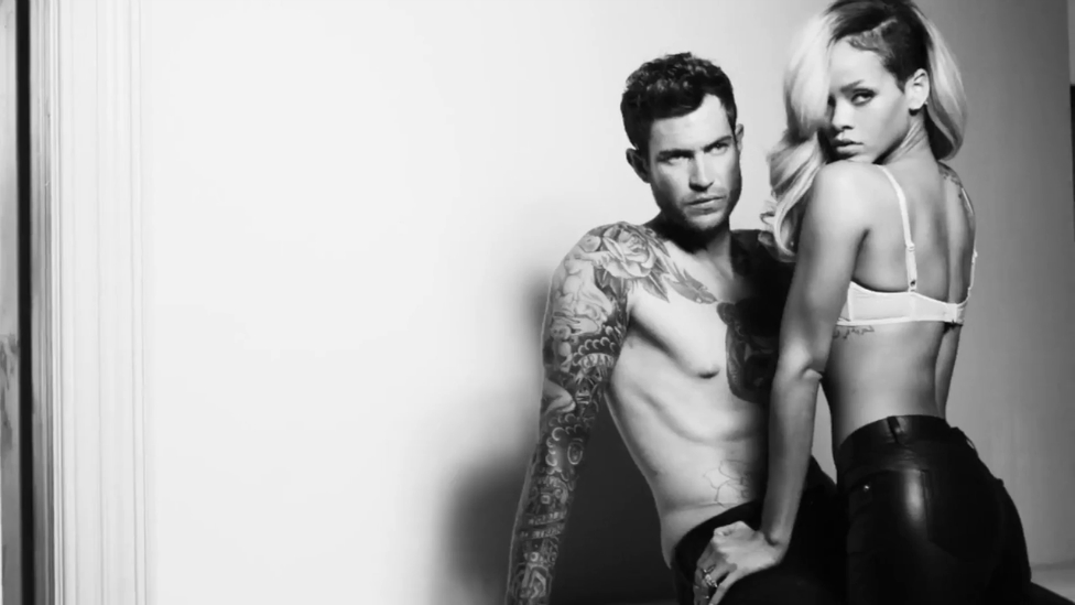 Рианна в рекламе парфюма "Rogue Man" by Rihanna смотреть онлайн