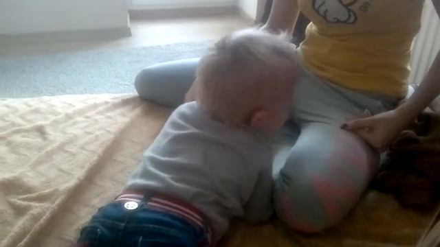 смешное видео как собака и ребёнок целуются смотреть онлайн