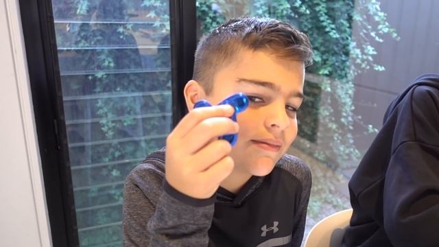 New Fidget Spinner Collection and Challenge! смотреть онлайн