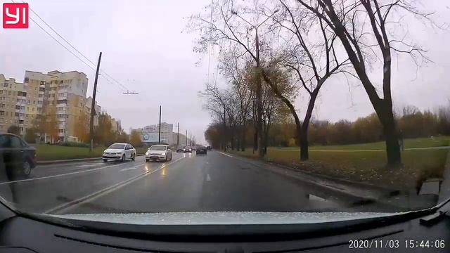 Ауди не вписалась в поворот. смотреть онлайн