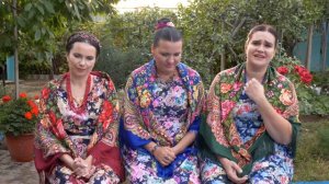 Трио солистов ансамбля "Покров" - "Из под тоненькой беленькой блузочки..."