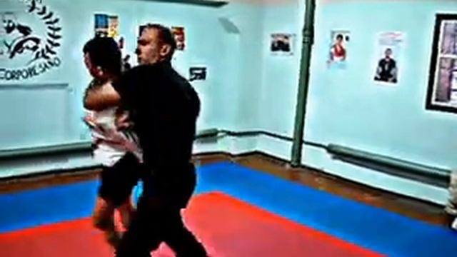 Обучение охранников / Рукопашный бой смотреть онлайн