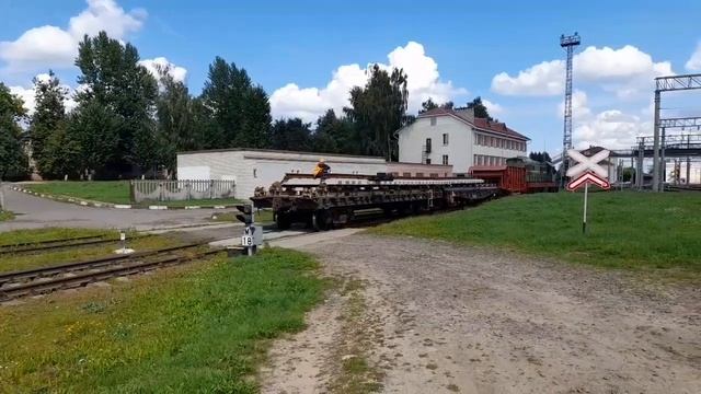 ЧМЭ3-3176 проводит манёвры на подъездном пути ст.Березина смотреть онлайн