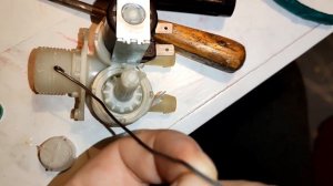 Проверка заливного клапана на стиральной машинке.