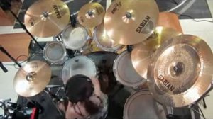 Юная барабанщица.