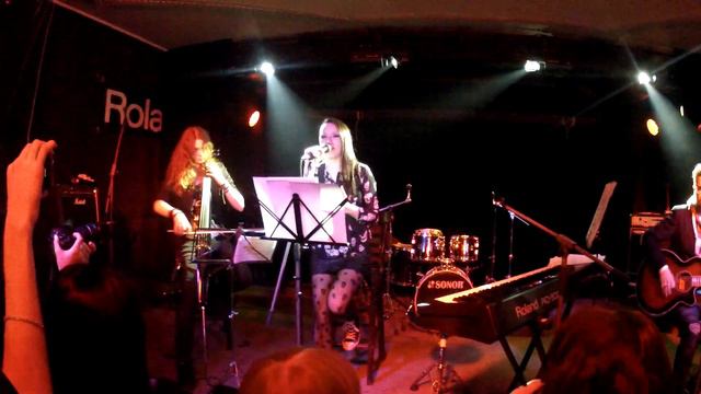 Лусинэ Геворкян - Broken (Seether cover) 22.12.2012 DaDa СПБ смотреть онлайн