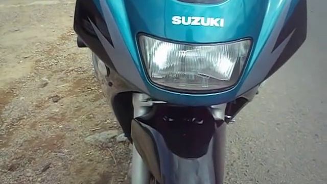 SUZUKI RF900 R.AVI
