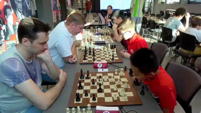 Шогджиев Роман (2245) - IM Лаврик Дмитрий (2436) 12 этап Кубка Москвы по блицу смотреть онлайн