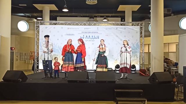 Ой, я вырою черёмушку - с. Фощеватово, Белгородская область. Ансамбль "Разливище". 07.03.2021 смотреть онлайн