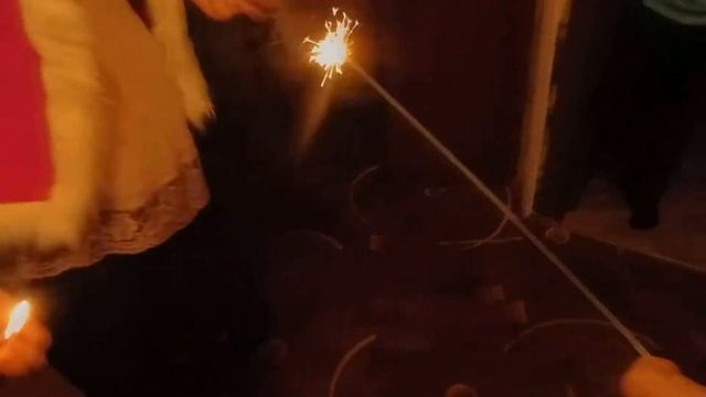 влог новый год ! бенгальские огни ! 3 часть ! смотреть онлайн