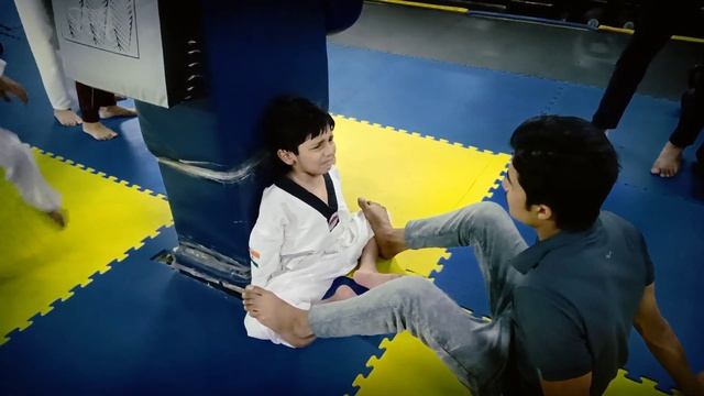 Taekwondo day 2 stretching#olympicgame#Latihansplittaekwondo смотреть онлайн