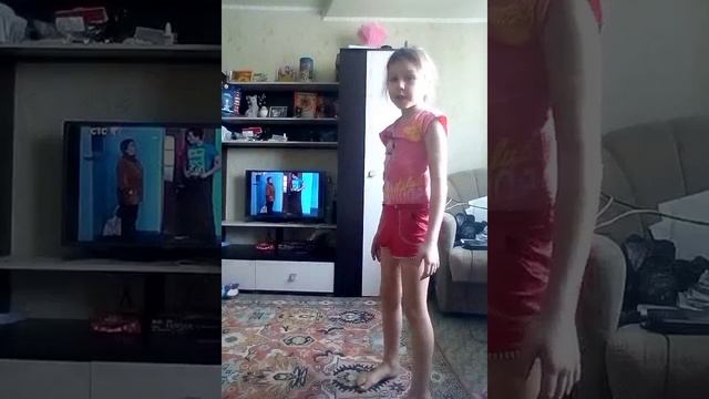 Учимся стоять на руках у стенки смотреть онлайн