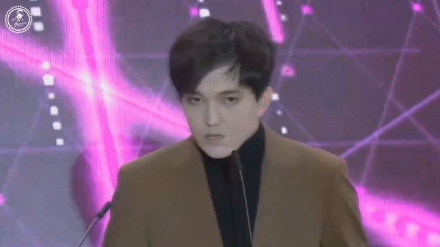 NEW!?ПЕРЕВОД ГЛАВНОЙ РЕЧИ ДИМАША НА ФОРУМЕ В АСТАНЕ. РУС. ENG смотреть онлайн