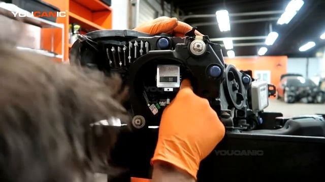 2015+ Jaguar XE - High & Low Beam Light Bulb Replacement смотреть онлайн