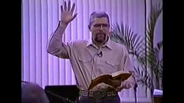 Дэвид Хоган - Вера воскрешать мертвых смотреть онлайн