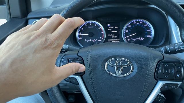 Toyota Highlander – Cruise Control Location
