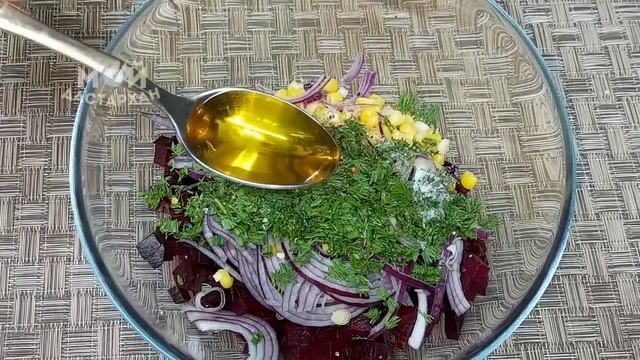 Съедят за минуту! Вкуснейший салат из Свеклы на каждый день и на праздник! Без Майонеза! смотреть онлайн
