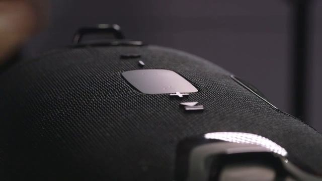 JBL BoomBox vs JBL BassPro Go смотреть онлайн