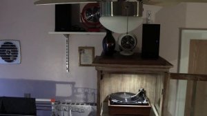 Klipsch R-41PM Powered Speaker Demo «Smokey Joe's Holiday» Dual 1015F Turntable