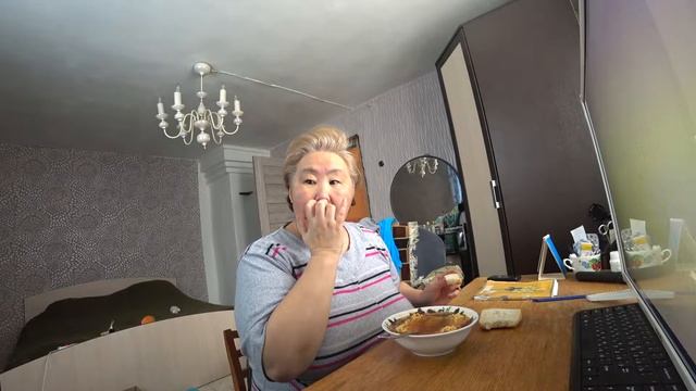 ВЛОГ: НЕ ДАЮТ ЗАПРАВИТЬ / УТРЕННИЙ МУКБАНГ / ЖИЗНЬ В ДЕРЕВНЕ смотреть онлайн