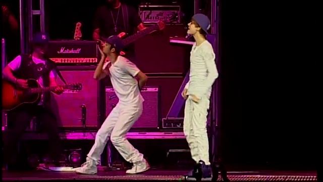 Justin Bieber - One Less Lonely Girl LIVE - HD смотреть онлайн