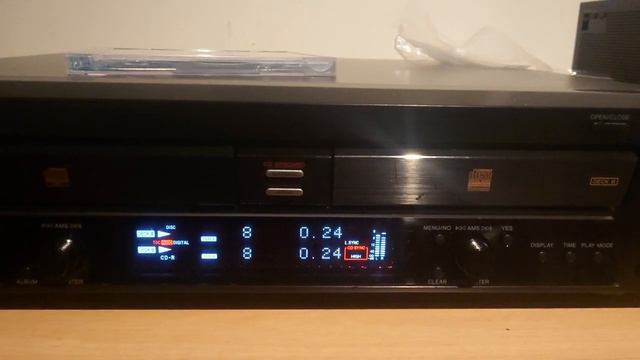 Sony RCD-W100 CD Copy Demo смотреть онлайн