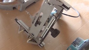 Какие необходимо иметь инструменты для установки дверей  .