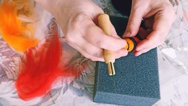 Как свалять брошь 