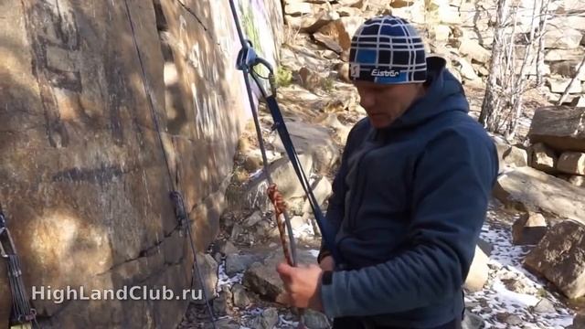 Спуск по веревке с использованием REVERSO //HighLandClub.ru смотреть онлайн